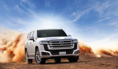 Al Abdulghani Motors Unveils First Ever Hybrid Land Cruiser in Qatar